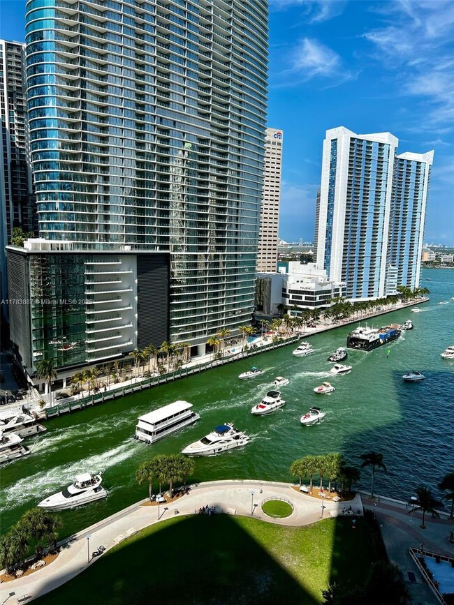 Building Photo - 475 Brickell Ave
