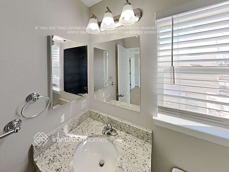 Building Photo - 3544 S Ceylon Way