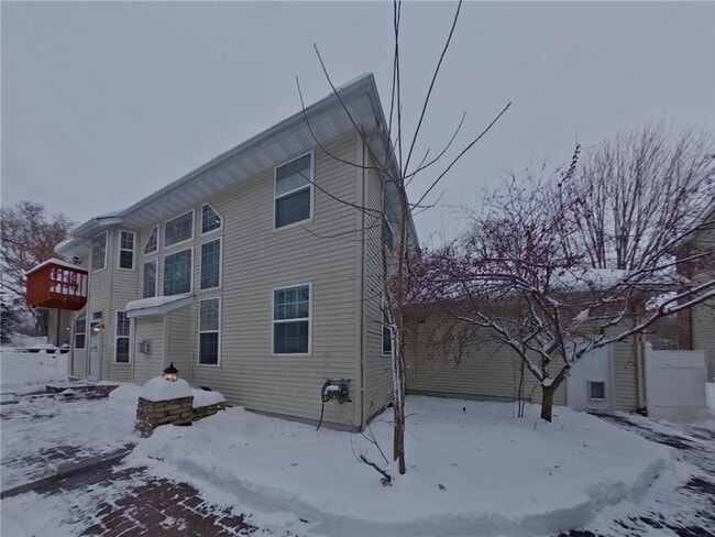 Building Photo - 15012 Viewcrest Ln