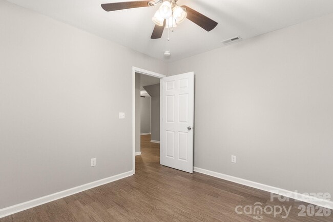 Building Photo - 11805 Harrisburg Rd