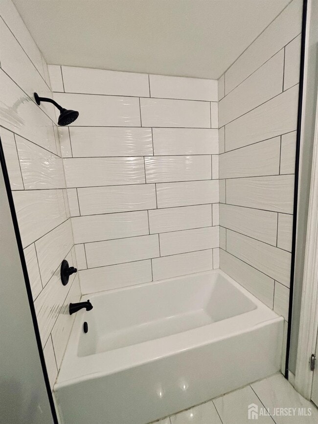 Building Photo - 1 Upperbrook Ct