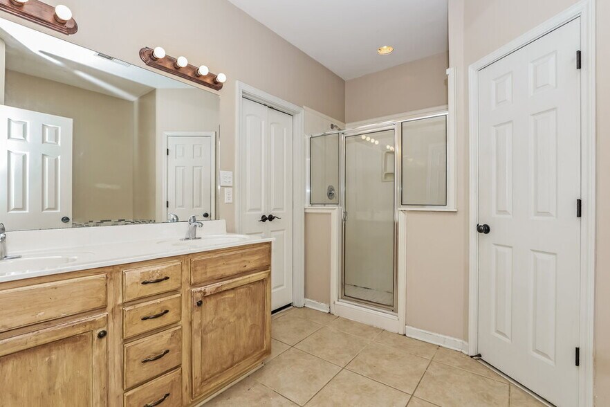 Building Photo - 8518 Griffin Park Dr