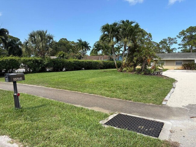 Building Photo - 5586 3rd Rd