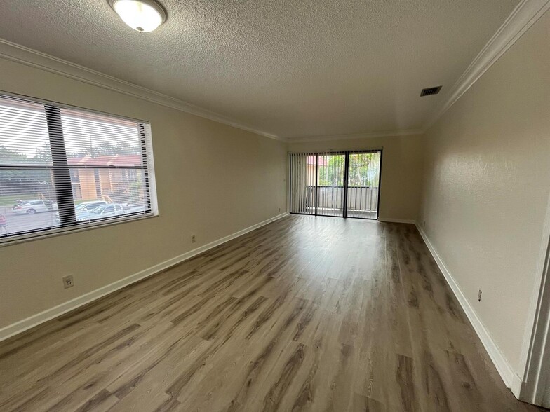 Building Photo - 5975 Forest Hill Blvd