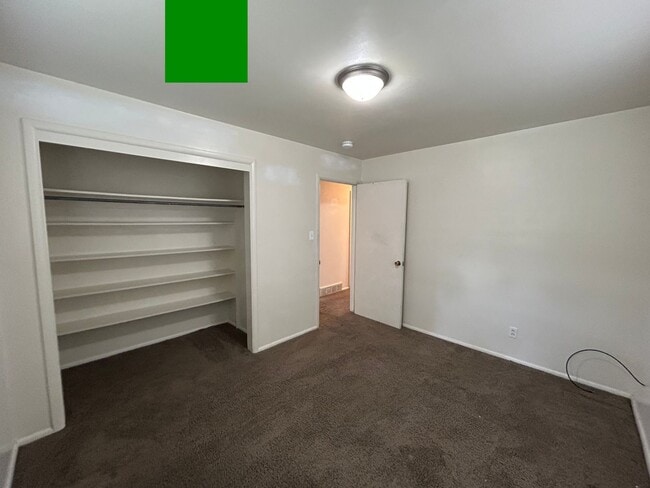 Building Photo - 3 Bed/1.5 Bath in a Cul-de-sac by Universi...