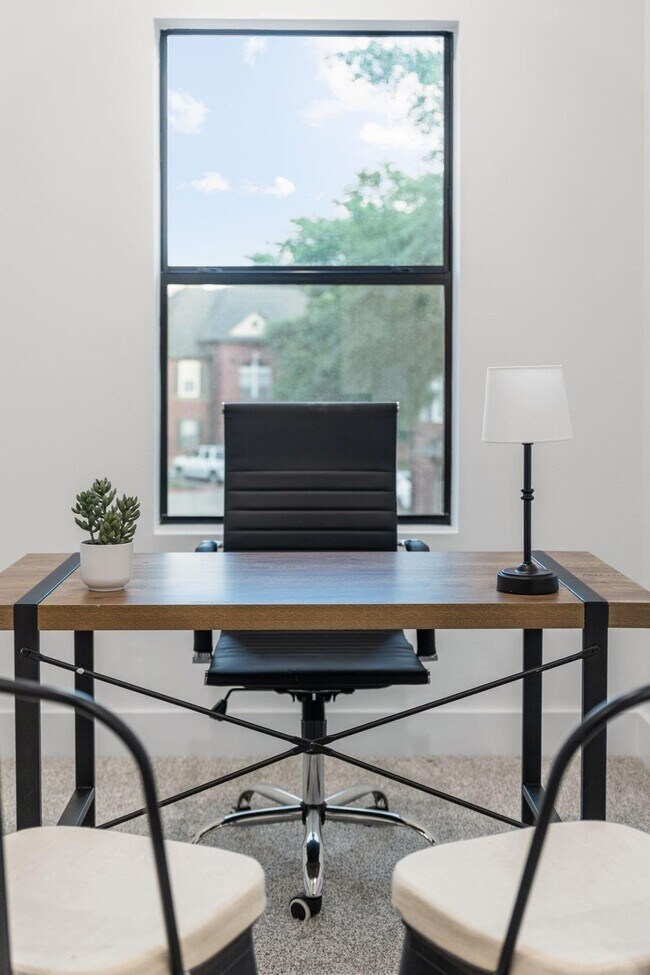 Building Photo - 518 Clinton St