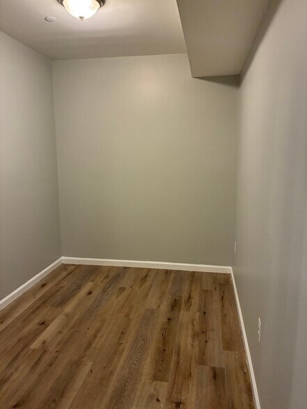 Building Photo - 1709 E St NE