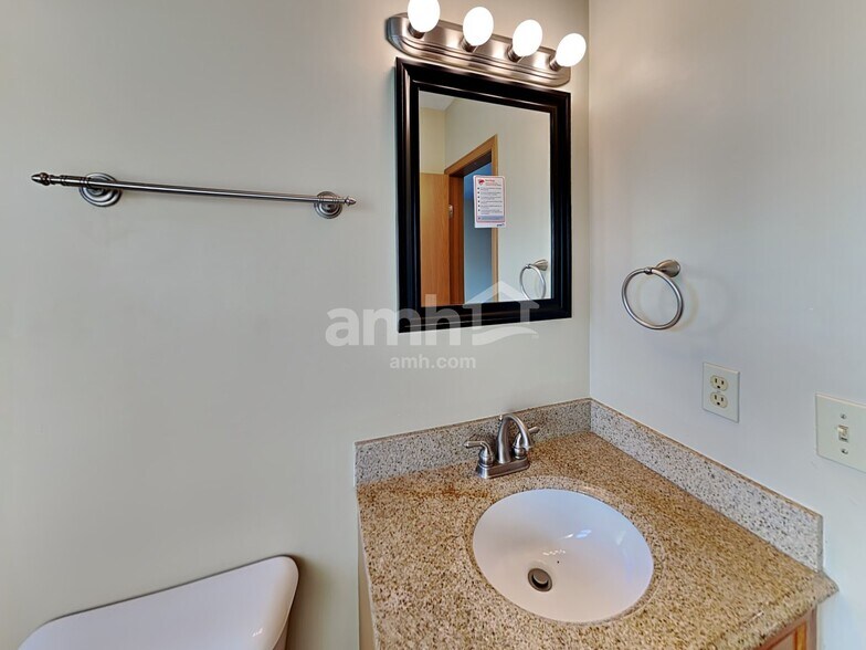 Building Photo - 1725 Convair Dr