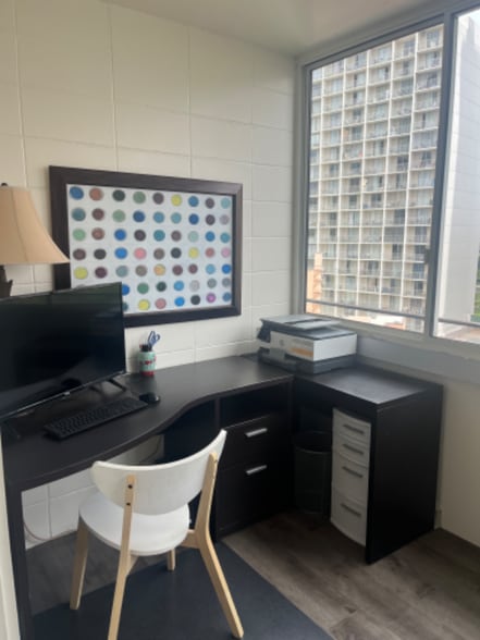 Building Photo - 425 Ena Rd