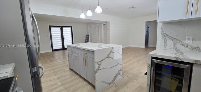 Building Photo - 2731 SW 29th Ave