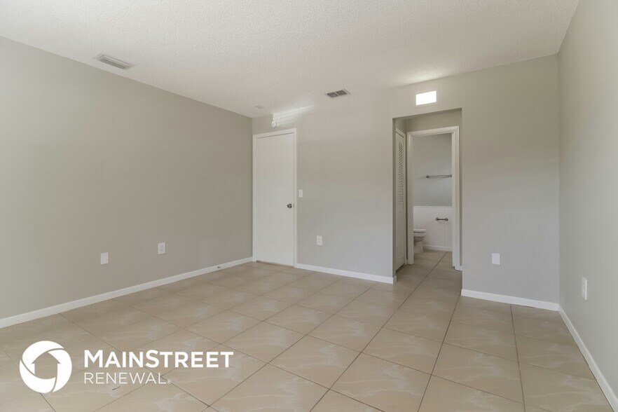 Building Photo - 3014 Windchime Cir W