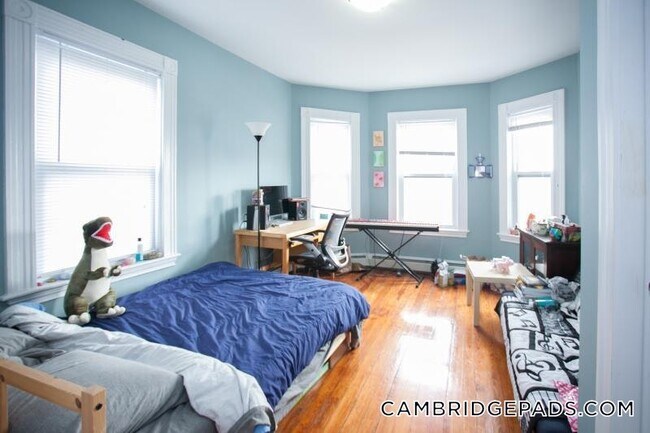 Building Photo - 173 Rindge Ave