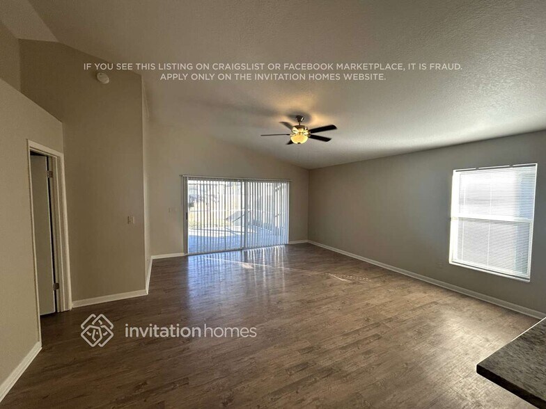 Building Photo - 1916 Bridgehampton Pl