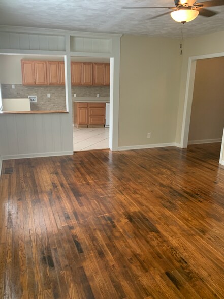 Building Photo - 302 Kent Rd