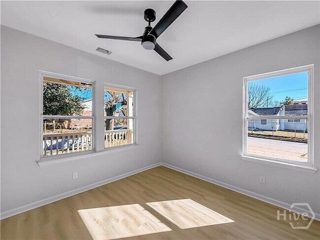 Building Photo - 3503 Haslam Ave