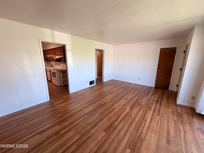 Building Photo - 751 Balzar Cir
