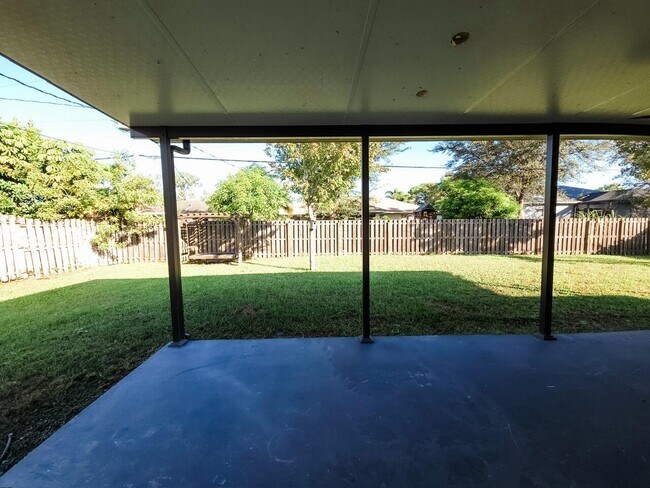 Building Photo - 185 SW Exmore Ave