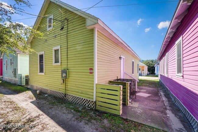 Building Photo - 1913 Redell St