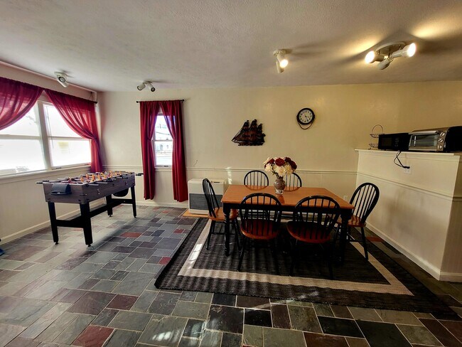 Building Photo - 30 Main St