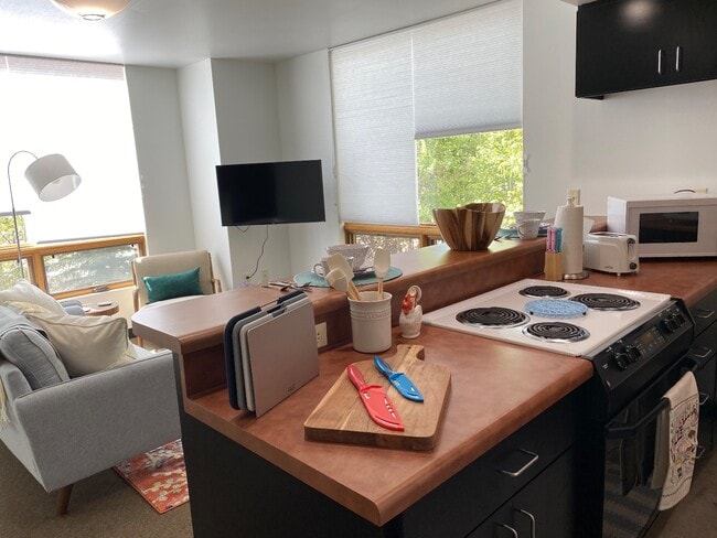 Building Photo - 420 US-89