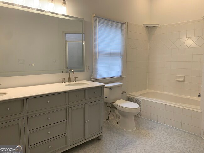 Building Photo - 169 Haygood Ave SE