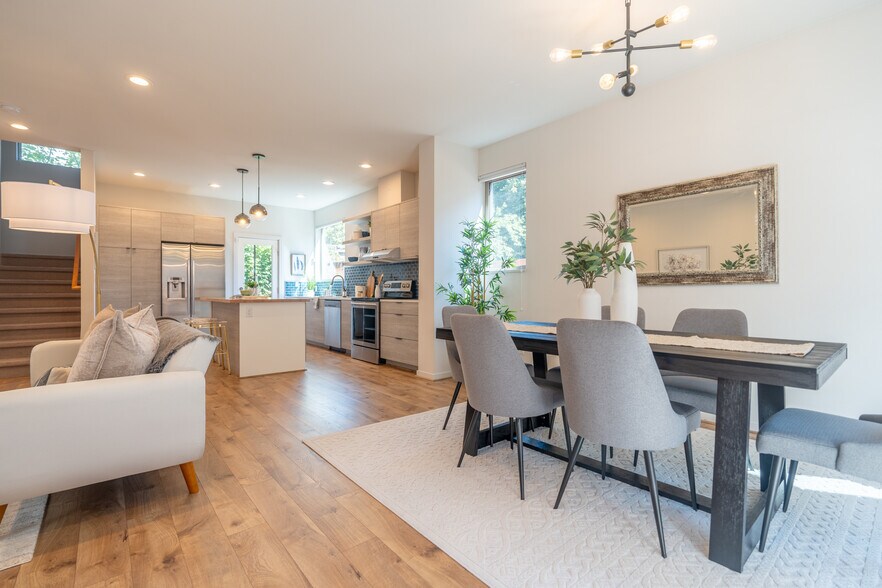 Living, dining, and kitchen - 424 26th Ave S