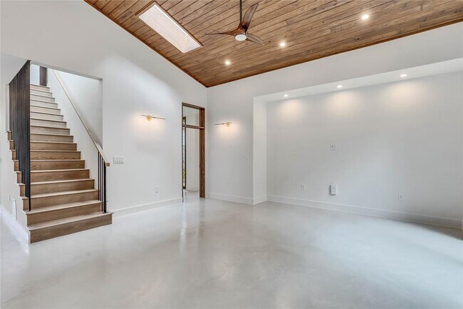 Building Photo - 4521 Avenue H Ave