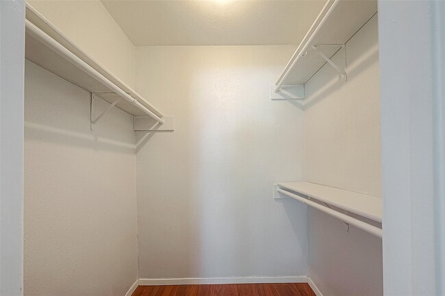 Building Photo - 1006 Melford Ave