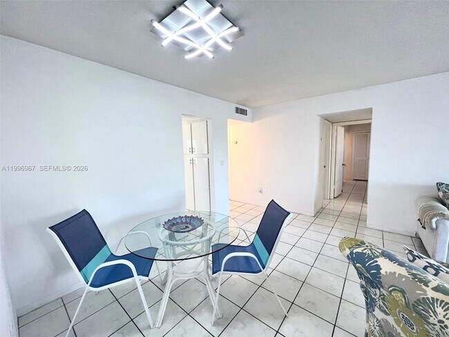 Building Photo - 3030 Marcos Dr