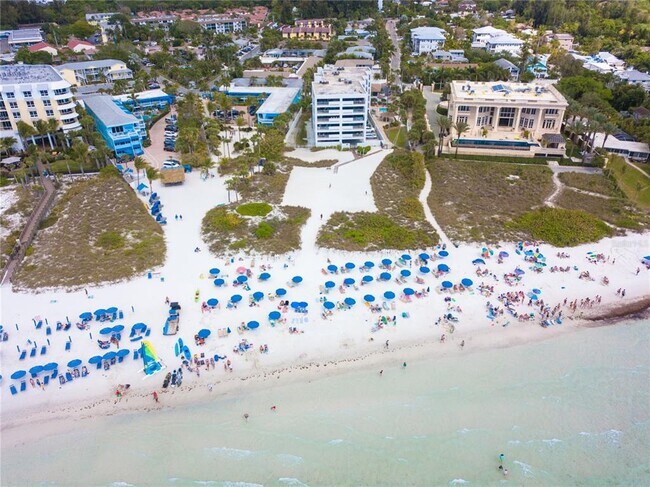 Building Photo - 3835 Almeria Ave