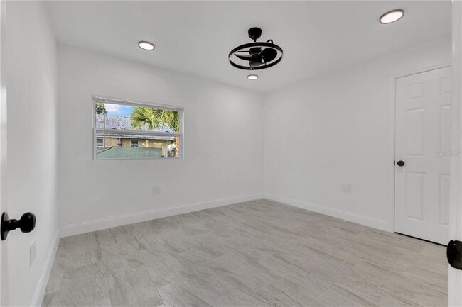 Building Photo - 1121 Illinois Ave