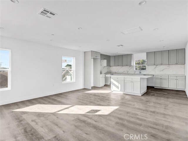 Building Photo - 1231 S Rowan Ave