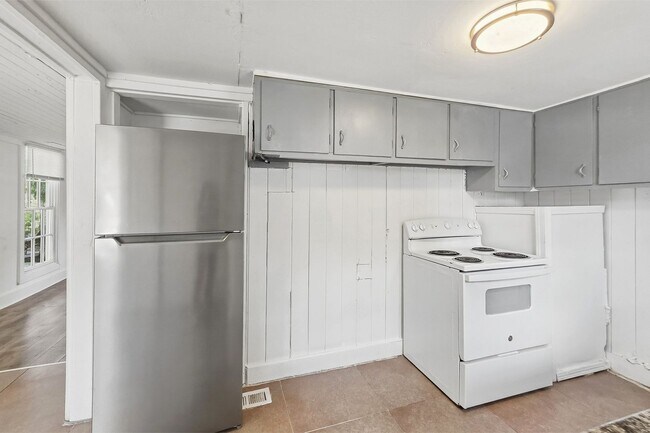 Building Photo - 1547 Joyner Ave SE