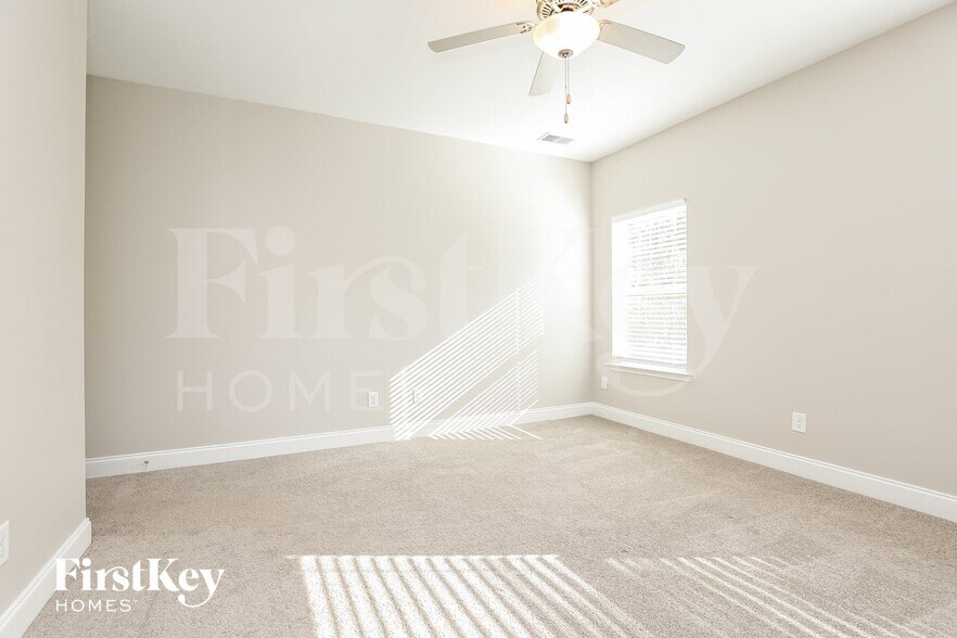 Building Photo - 286 Telavera Dr
