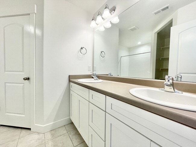 Building Photo - Beautiful Poolside Townhome at The Exchange!