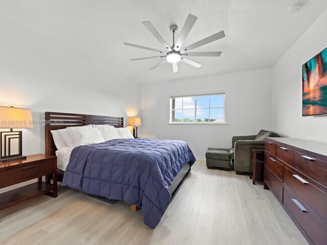 Building Photo - 12881 SW 49th Ct