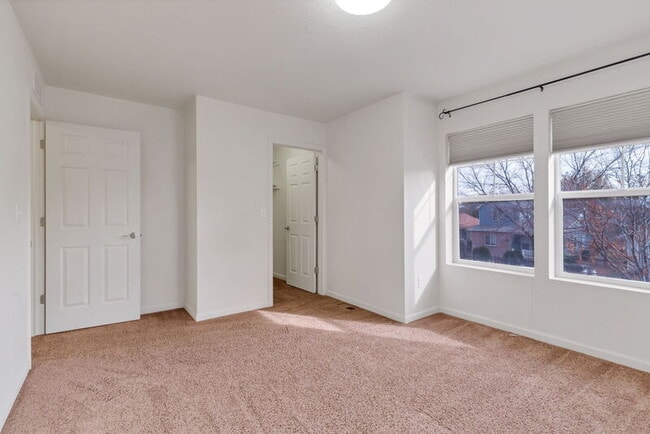 Building Photo - 1577 Chase St