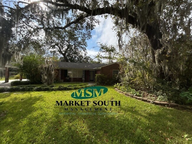 Building Photo - **APPLICATION PENDING!** Fully Furnished H...