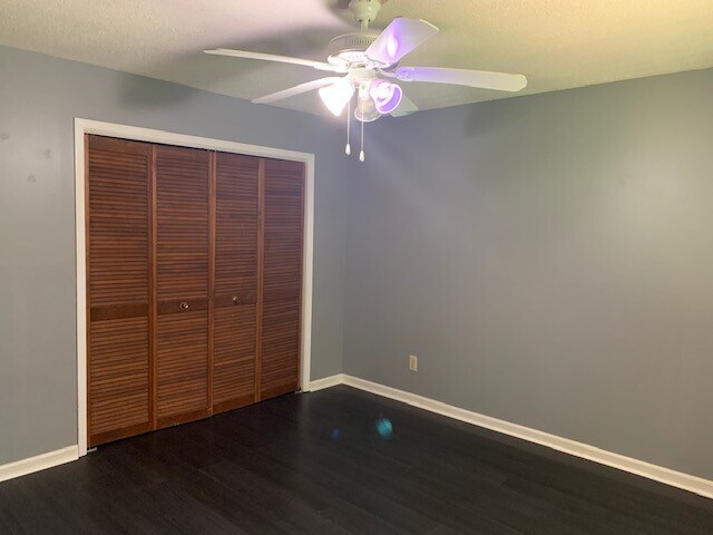 Building Photo - Large secluded 4 bedroom/2 bath in Blue Ridge Estates