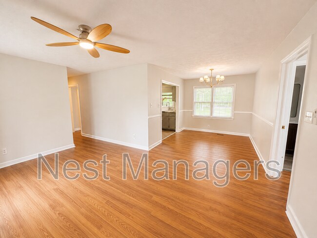 Building Photo - 1506 Swainey Ave