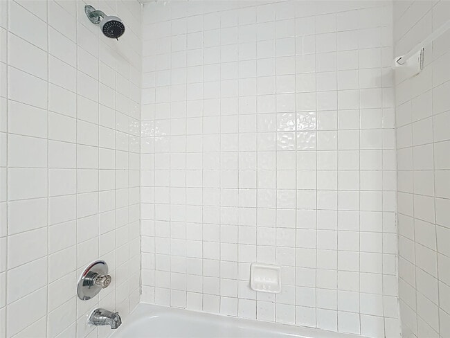 Building Photo - 5560 Metrowest Blvd