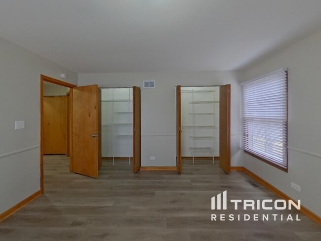 Building Photo - 1401 S Parkview Terrace