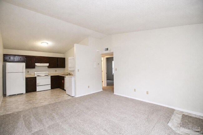 Building Photo - 6801 Tiki Ln