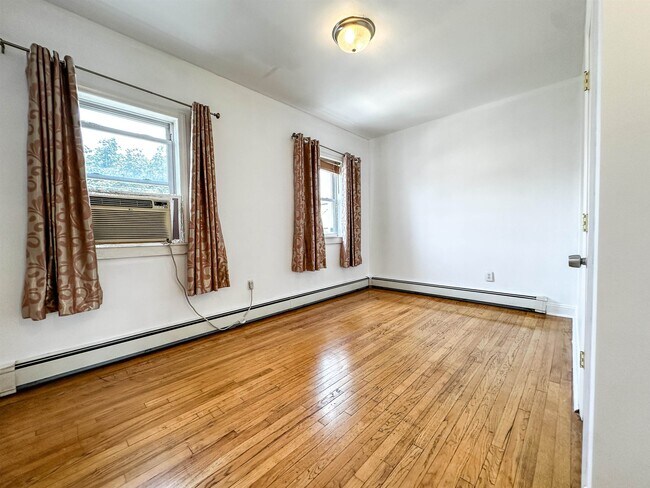 Building Photo - 639 Palisade Ave