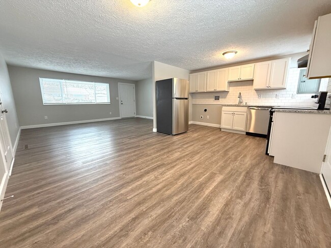 Building Photo - 309 Lesher Dr