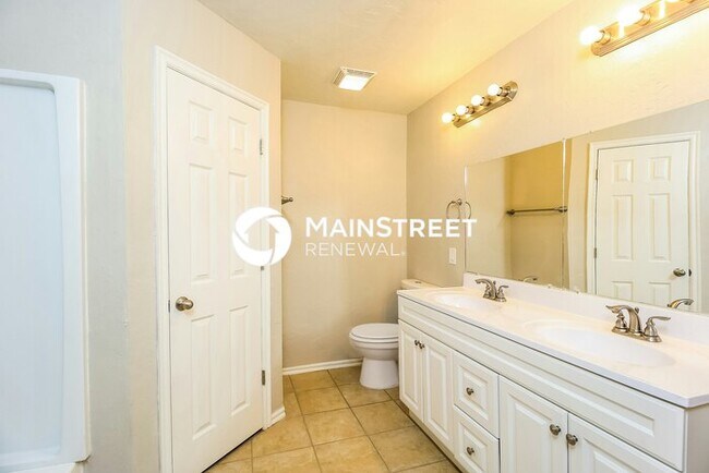 Building Photo - 3 Bedroom Pet-Friendly Home in OKLAHOMA CITY, OK with Main Street Renewal