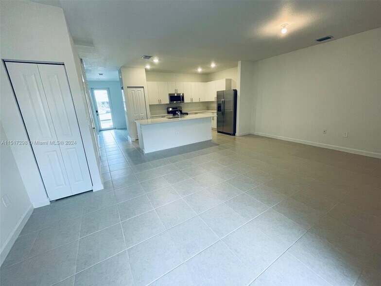 Building Photo - 12841 SW 243rd Ter