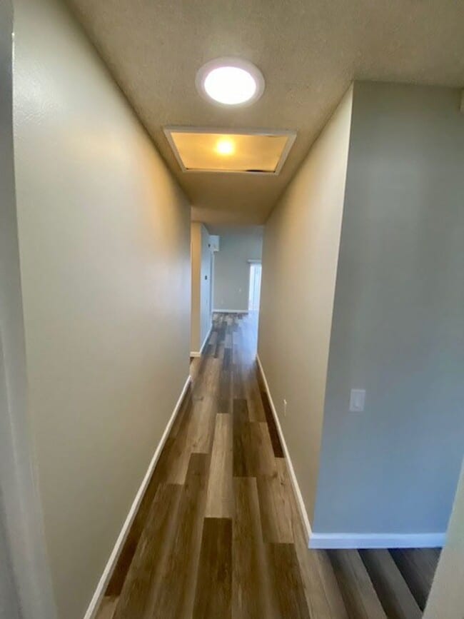 Building Photo - 3 Bed 2 Bath in Gated Beach Community-A must see Home