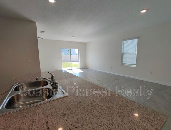 Building Photo - 34260 Jasper Stone Dr