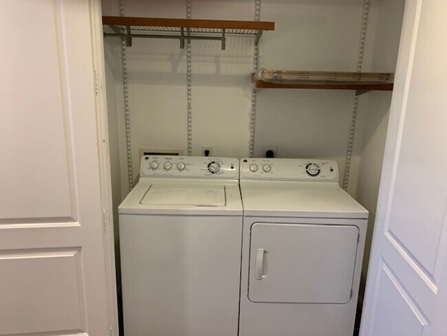 Building Photo - Condo in walking distance to downtown Chandler